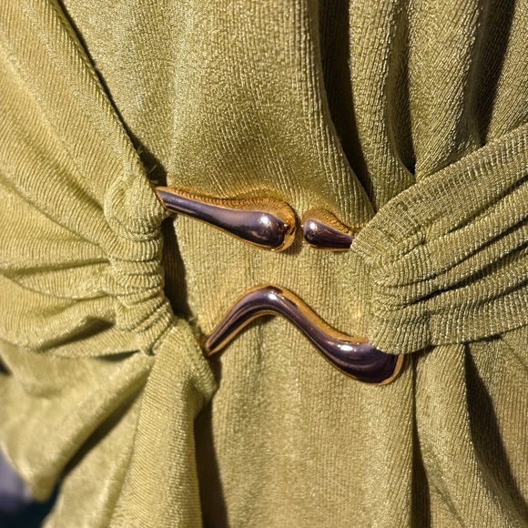 Elegant Olive Green Halter Top - Picture 3 of 4